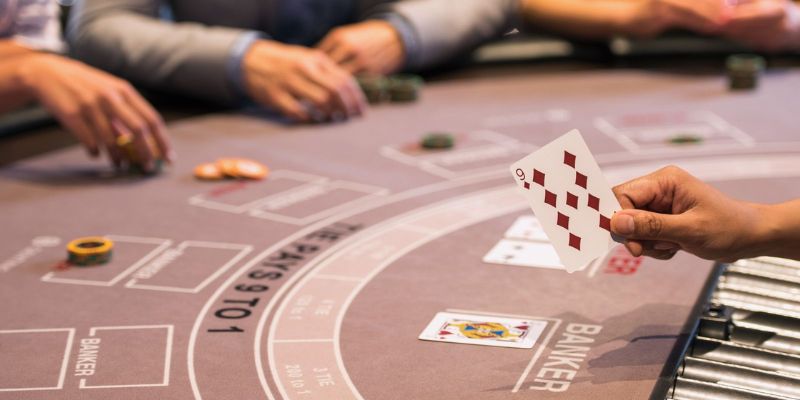 Tìm hiểu chi tiết về game bài Baccarat tại BK8